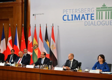 Sisi urges states to update their strategies under Paris climate deal