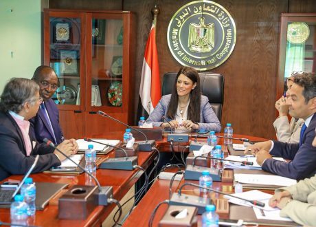 رانيا المشاط تلتقي بعثة التمويل الدولية لبحث التعاون في العمل المناخي