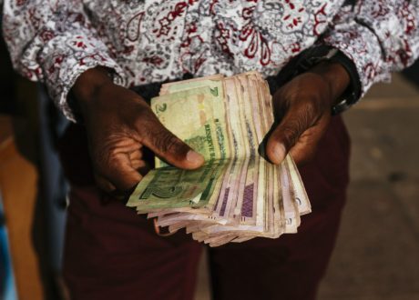 15 مليون دولار قرض لزيمبابوي لدعم الكتلة الزراعية وتحسين دخول الأسر