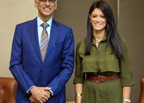 «المشاط» تبحث مع «الأغذية العالمي» التوسع في مشروعات التغذية المدرسية