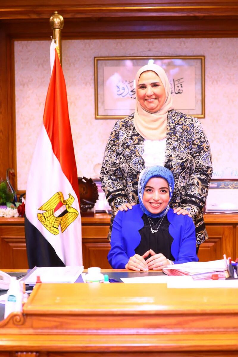 احتفالاً باليوم العالمى للفتاة.. وزيرة التضامن تستقبل إحدى الفتيات لتتقلد منصبها لمدة يوم