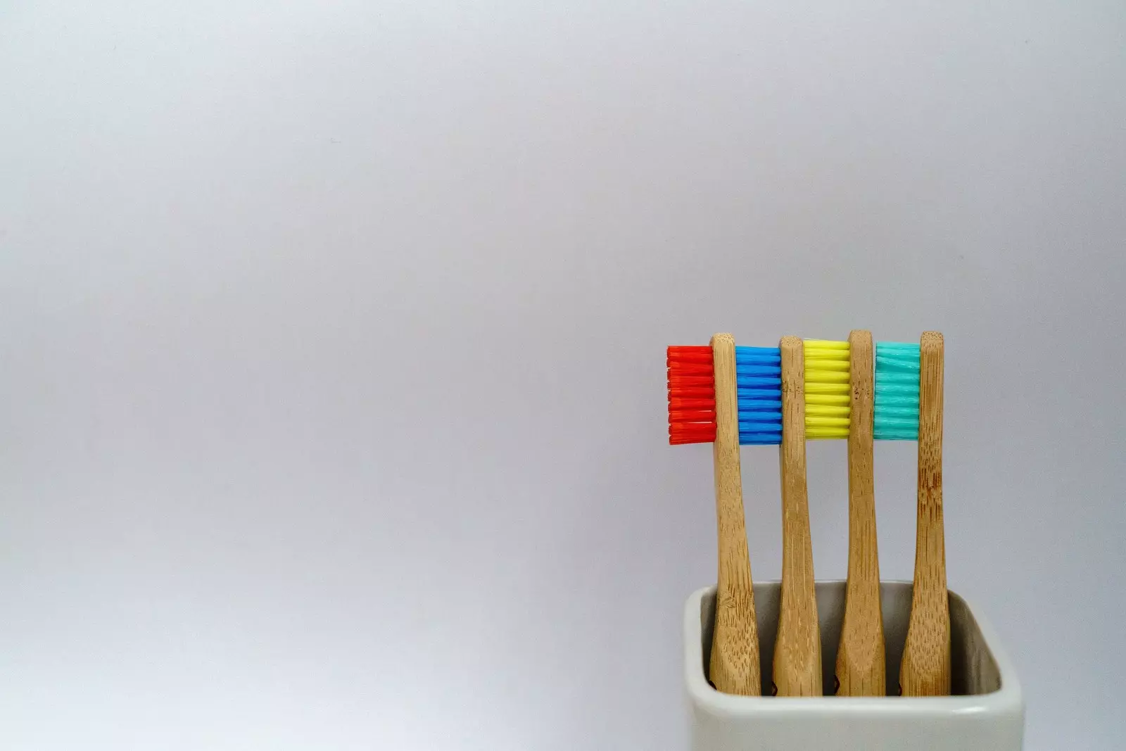 Global report sets four steps to address oral diseases as 3.5 bn people suffer