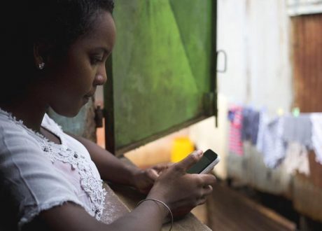 Report calls for educational programs to prevent online violence