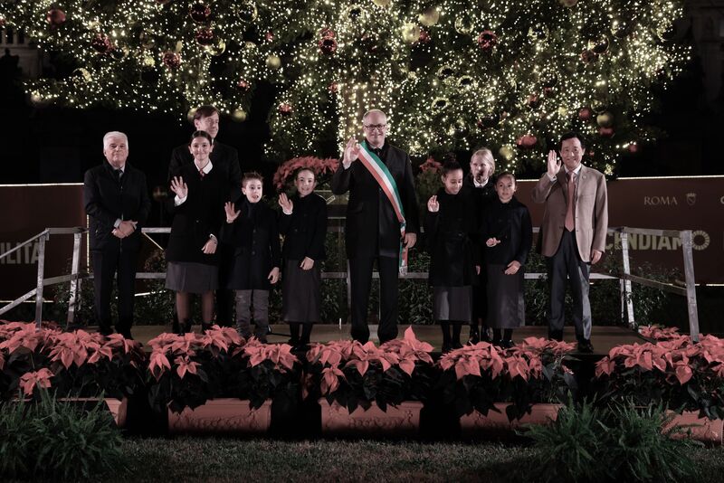 Rome’s Christmas tree lights up for first time by solar power, has pro-SDGs gifts
