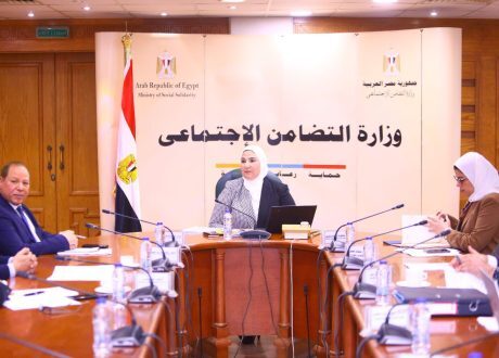 القباج تناقش سبل الإقراض الميسر لعمل مشروعات متناهية الصغر للأسر الأولى بالرعاية