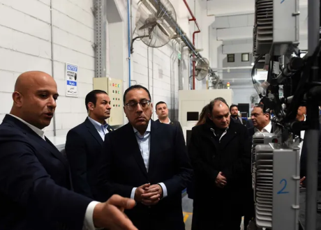 PM inspects first Egyptian firm manufacturing lithium ion battery, electrofitting cars