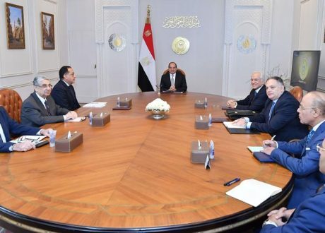 Sisi reviews energy cooperation with Greece’s Copelouzos, directs boosting green hydrogen production