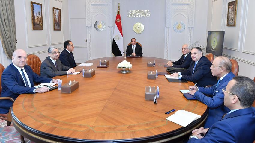 Sisi reviews energy cooperation with Greece’s Copelouzos, directs boosting green hydrogen production