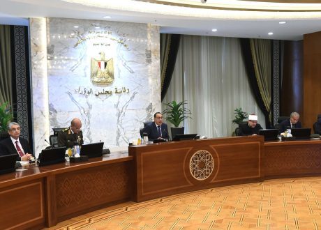 مدبولي يكلف «المالية» بتوفير حافز للموظفين مع بدء النقل للعاصمة الإدارية