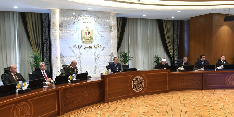 مدبولي يكلف «المالية» بتوفير حافز للموظفين مع بدء النقل للعاصمة الإدارية