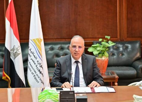 وزير الري يتابع موقف أعمال تأهيل الترع بمراكز «حياة كريمة»