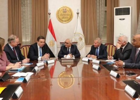 «التربية والتعليم» تستقبل نائب رئيس المفوضية الأوروبية لتعزيز سبل التعاون