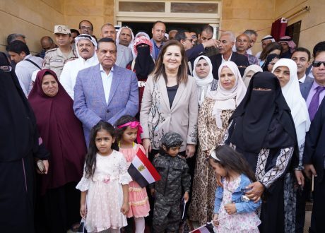 وزيرة التخطيط تفتتح المركز التكنولوجي بالشيخ زويد