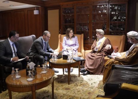 وزيرة التخطيط تبحث التعاون المشترك مع وزير المالية ورئيس جهاز الاستثمار العماني
