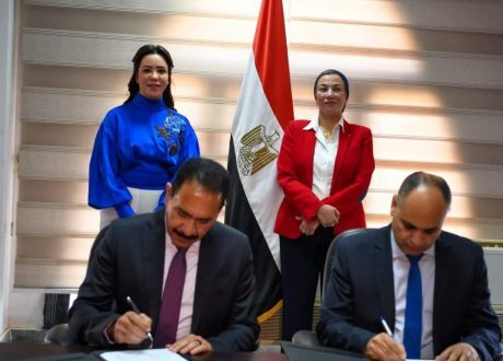 وزيرة البيئة تشهد مراسم توقيع بروتوكولي تعاون للتنمية المجتمعية ورفع الوعى البيئي