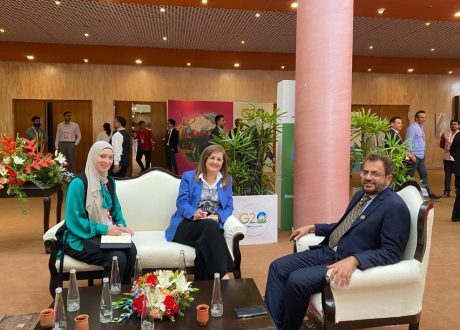 وزيرة التخطيط تلتقي وزير الاقتصاد العماني لبحث سبل التعاون الفني بين البلدين