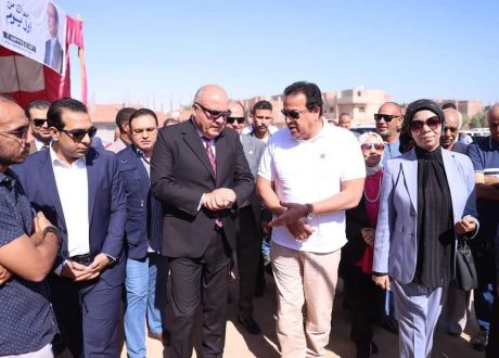 وزير الصحة يتفقد أعمال حملة «100 يوم صحة» في قنا