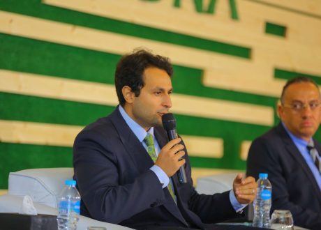 Schneider Electric official urges becoming more open up for new technology to realize energy efficiency