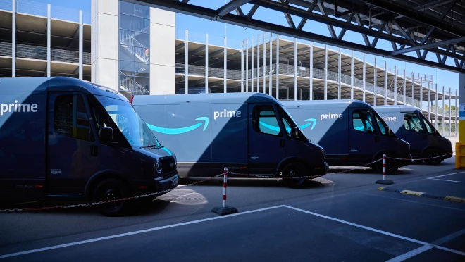 Amazon to operate over 300 new EVs in Europe under zero carbon plan