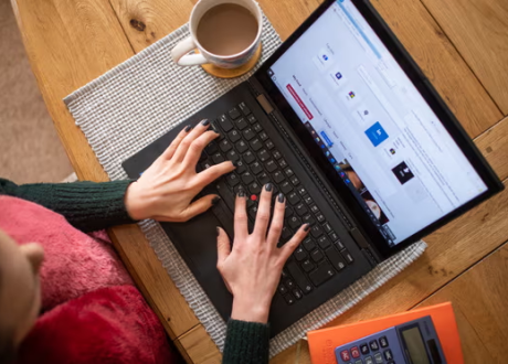 People who work from home all the time ‘cut emissions by 54%’ against those in office
