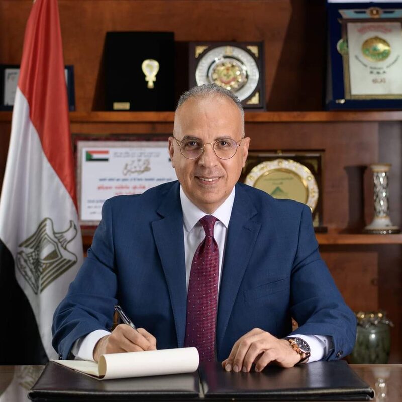 وزير الري يتابع الموقف التنفيذي لمشروعات الصرف الزراعي المغطى