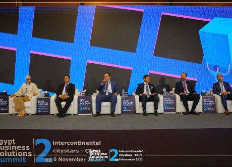 خبراء يوصون بضرورة الاستفادة من تنافسية العملة المصرية لدعم الإنتاج والتصدير