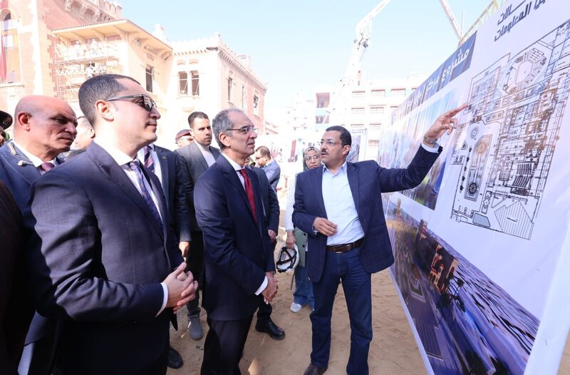 وزير الاتصالات يتفقد إنشاء مركز إبداع مصر الرقمية “كريتيفا” بقصر الملك فؤاد الأول
