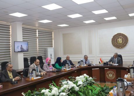 وزير العمل يتابع الإجراءات التنفيذية بشأن إطلاق منصة إلكترونية للعمالة غير المنتظمة