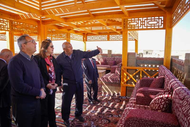 وزيرة التخطيط تتفقد مشروع المنزل الريفي صديق البيئة في الوادي الجديد