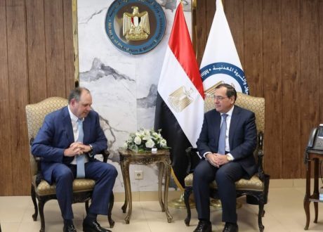 “وزير البترول ” يستقبل رئيس شركة اباتشي العالمية