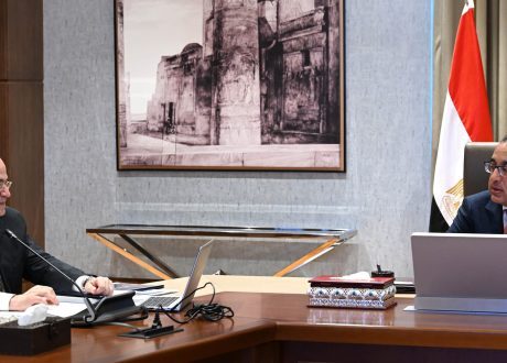 مدبولي: الرئيس وجه بتوفير المتطلبات اللازمة لتوطين صناعة الأدوية في مصر