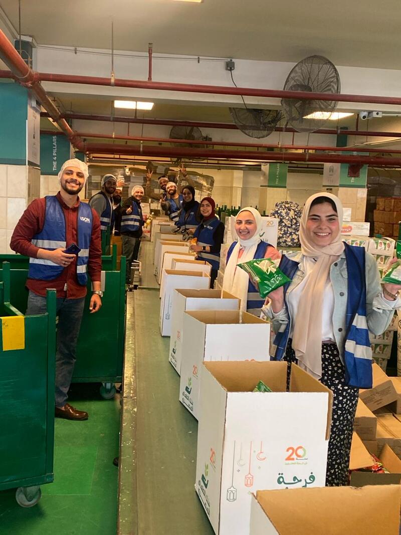 «أيزون إكسبيرينس» توفر مواد غذائية خلال شهر رمضان بالتعاون مع «بنك الطعام»