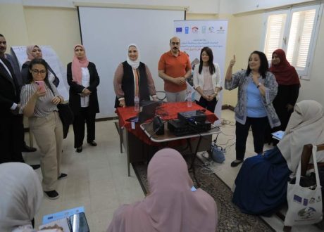 وزيرتا التضامن الاجتماعي والتعاون الدولي تشهدان إحدي الدورات التدريبية للرائدات الاجتماعيات بأسوان