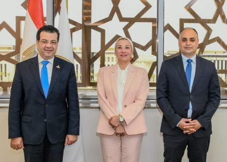“وزيرة البيئة “تشهد مراسم توقيع بروتوكول تعاون بين جهاز شئون البيئة ومؤسسة حارتنا المصرية للتنمية المستدامة