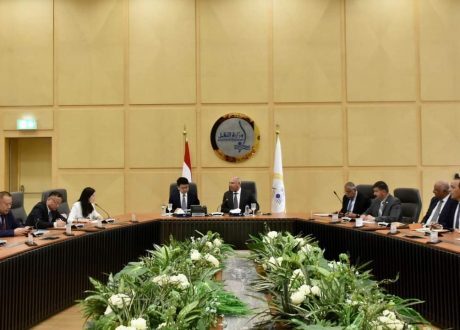 “وزير النقل” يبحث مع نائب وزير النقل بالصين توطين صناعة النقل و الوحدات المتحركة