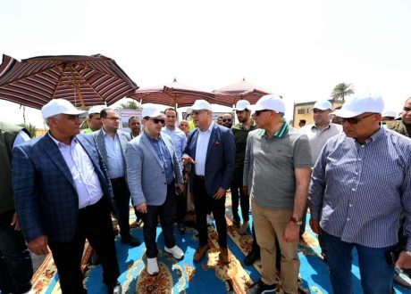 “وزير الإسكان “يتفقد المرحلة الأولى من الطريق الرابط بين مدينتى الفيوم والفيوم الجديدة