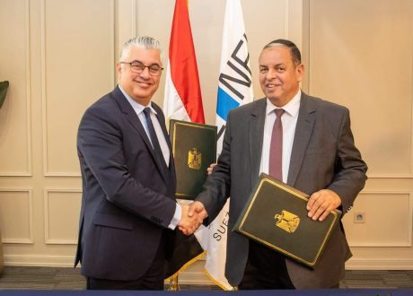 اقتصادية قناة السويس توقع بروتوكول تعاون مع مصلحة الجمارك لتطوير وميكنة الخدمات الجمركية