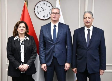 “وزير البترول” يوقع اتفاقيتين مع الشركات العالمية لضخ 340 مليون دولار استثمارات لزيادة الإنتاج بالبحر المتوسط وخليج السويس
