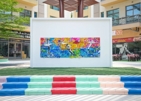 Dubai mural made of 112 kg of recycled plastic