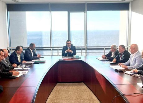 “وزير الإسكان” يستعرض التقنيات الحديثة المستخدمة فى مجال التحلية وإمكانية الاستفادة منها