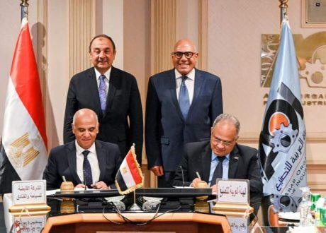 وزير قطاع الأعمال  ورئيس الهيئة العربية للتصنيع يشهدان توقيع بروتوكولات تعاون لدعم  التصنيع المحلي
