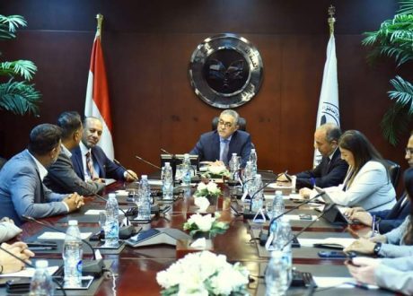 هيئة الاستثمار وشركة بلاك آند ديكر الأميركية تبحثان إنشاء أول مصنع للمعدات والأدوات الكهربائية