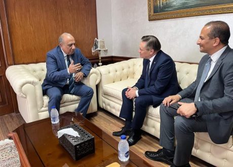 وزير الكهرباء يجتمع برئيس شركة”روسآتًوم ” الروسية لبحث آخر التطورات بمحطة الضبعة النووية