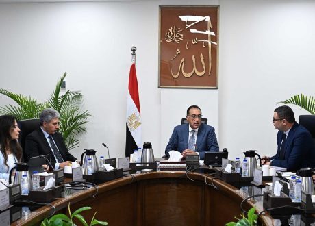 رئيس الوزراء يستعرض خريطة الاستثمارات السياحية والفرص المطروحة