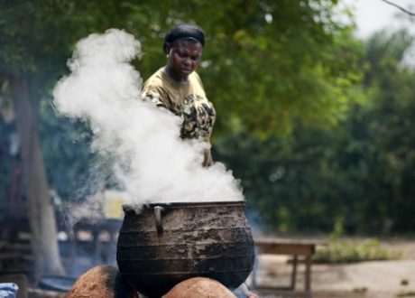 UNEP: Nearly four in five people in Africa exposed to household air pollution of cooking smoke