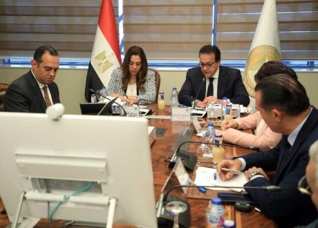 نائب رئيس مجلس الوزراء يبحث مع وزيرة التنمية المحلية و المحافظين تنفيذ المشروع القومي للتنمية البشرية