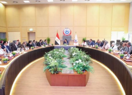 وزير الصحة يترأس اجتماع اللجنة العليا للمؤتمر العالمي للسكان والصحة والتنمية البشرية