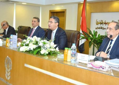 وزير التموين يترأس اجتماع “الشركة القابضة للصناعات الغذائية” لمتابعة خطط التطوير وتوفير السلع الأساسية