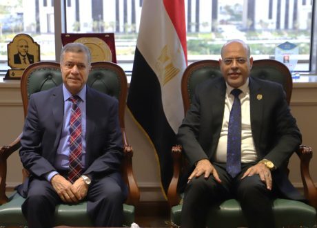 وزير العمل يبحث مع «مجموعة العربي» توفير فرص العمل والتدريب المهني