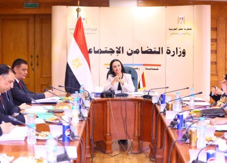 وزيرة التضامن توجه بالتوسع في أنشطة المؤسسة القومية لتنمية الأسرة